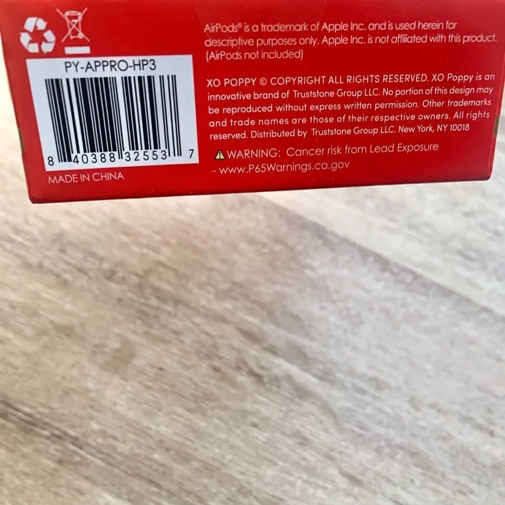 NIB XO Poppy AirPods Pro Clear Case Red Gold Hearts Keychain